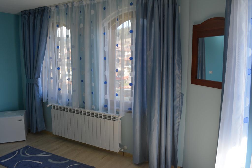 Guest House H Dzhogolanov Koprivștița Exterior foto