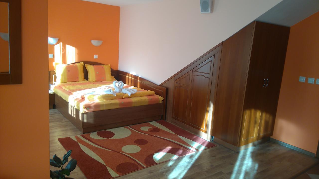 Guest House H Dzhogolanov Koprivștița Exterior foto