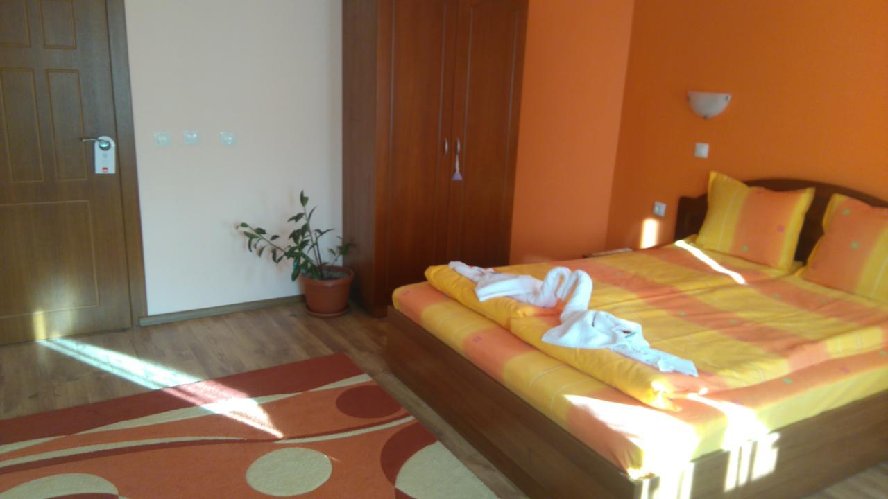 Guest House H Dzhogolanov Koprivștița Exterior foto