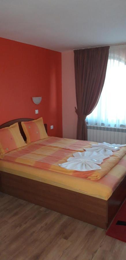 Guest House H Dzhogolanov Koprivștița Exterior foto